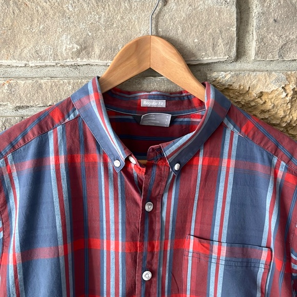 Columbia Short Sleeve Button Down Shirt Size Large Regular Fit - Picture 2 of 14